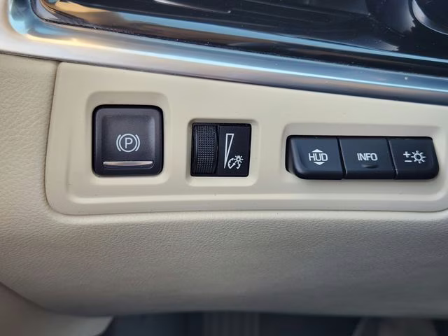 2023 Argent Silver Metallic Cadillac XT6 Premium Luxury FWD SUV