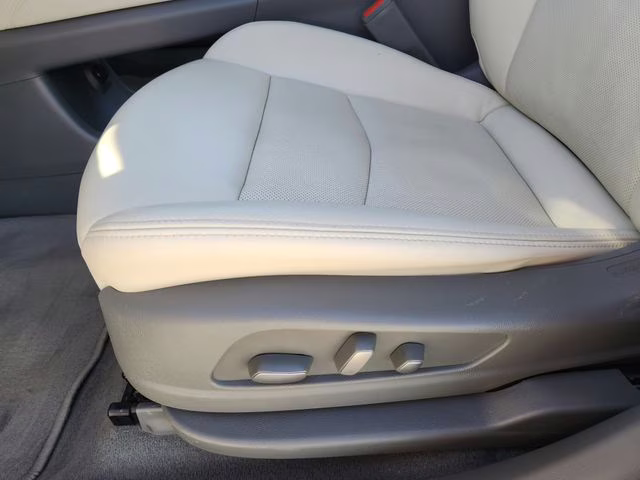 2023 Argent Silver Metallic Cadillac XT6 Premium Luxury FWD SUV