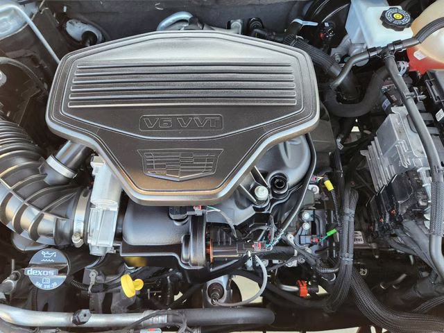 2023 Argent Silver Metallic Cadillac XT6 Premium Luxury FWD SUV