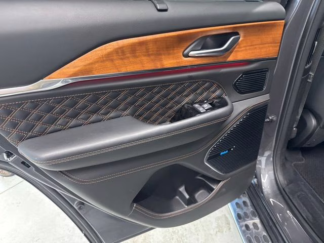 2024 Baltic Gray Metallic Clearcoat Jeep Grand Cherokee Summit Reserve 4X4 SUV