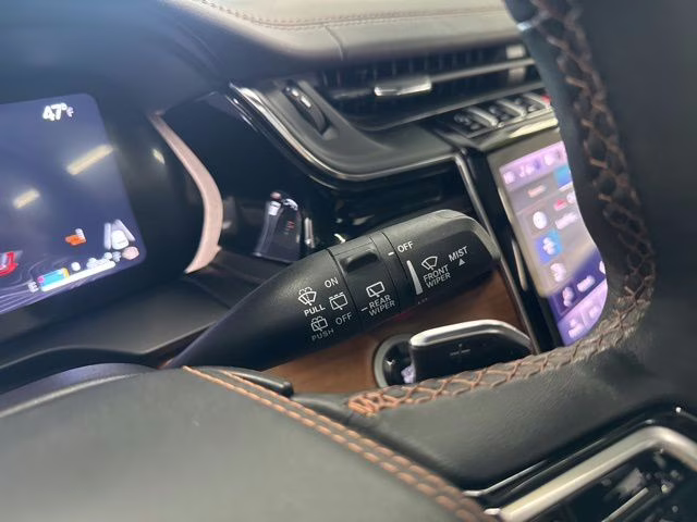 2024 Baltic Gray Metallic Clearcoat Jeep Grand Cherokee Summit Reserve 4X4 SUV