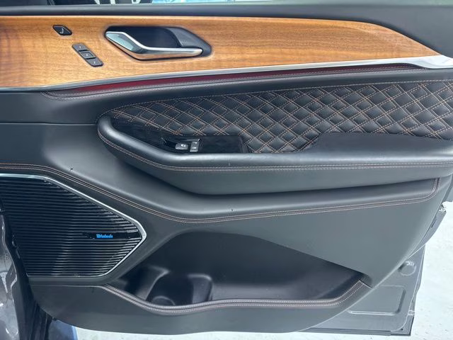 2024 Baltic Gray Metallic Clearcoat Jeep Grand Cherokee Summit Reserve 4X4 SUV