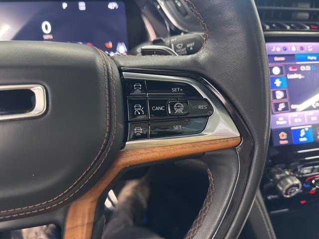 2024 Baltic Gray Metallic Clearcoat Jeep Grand Cherokee Summit Reserve 4X4 SUV