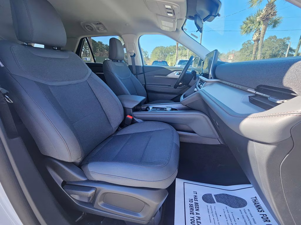 2026 Space White Metallic Ford Explorer Active RWD SUV