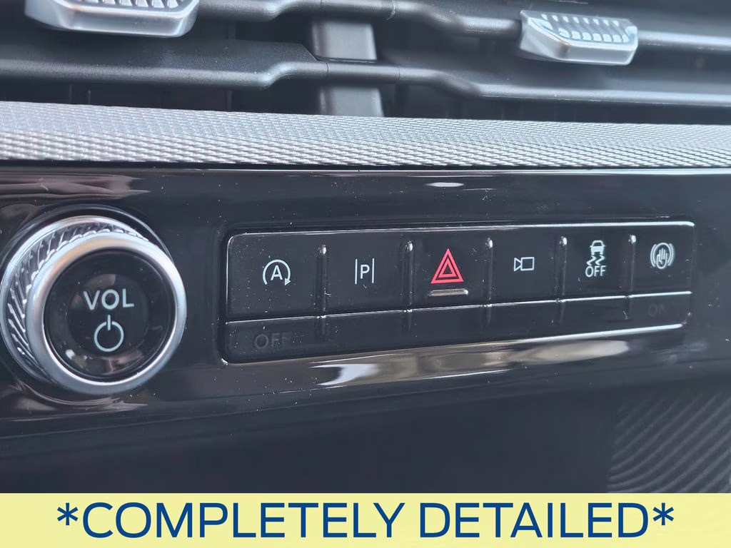 2026 Space White Metallic Ford Explorer Active RWD SUV