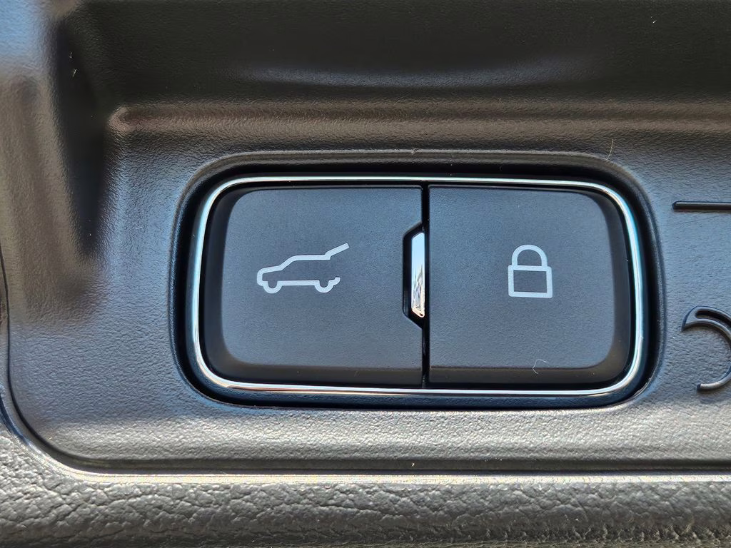 2026 Space White Metallic Ford Explorer Active RWD SUV