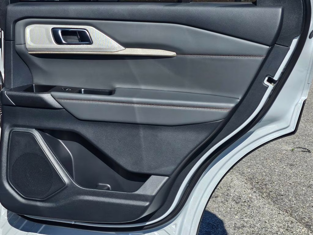 2026 Space White Metallic Ford Explorer Active RWD SUV