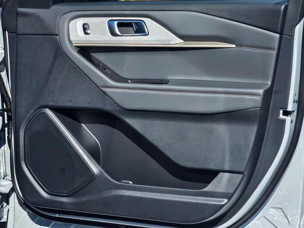 2026 Space White Metallic Ford Explorer Active RWD SUV