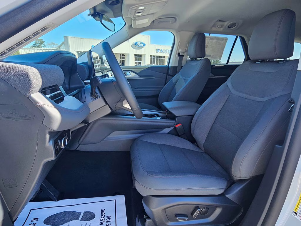 2026 Space White Metallic Ford Explorer Active RWD SUV