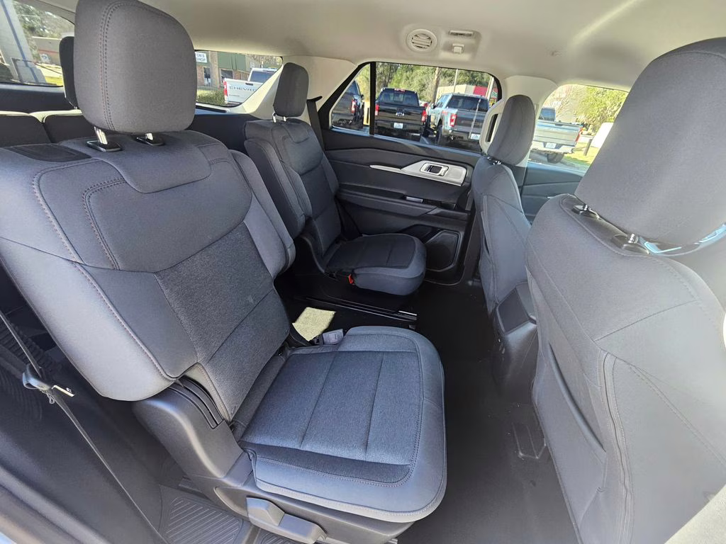 2026 Space White Metallic Ford Explorer Active RWD SUV