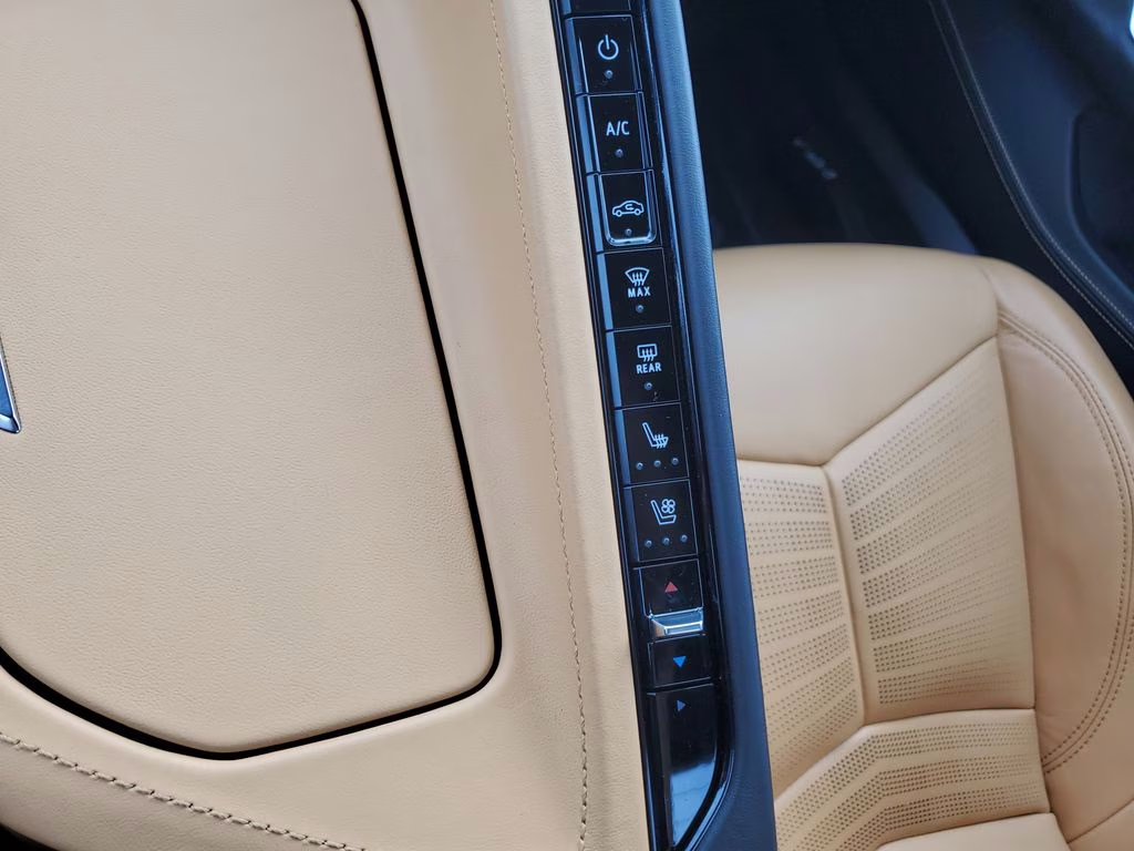 2025 Arctic White Chevrolet Corvette 3LT Convertible 1-Owner RWD Convertible