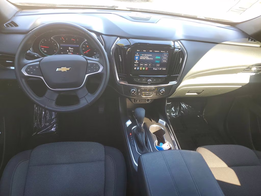 2023 Mosaic Black Metallic Chevrolet Traverse LT Cloth FWD SUV