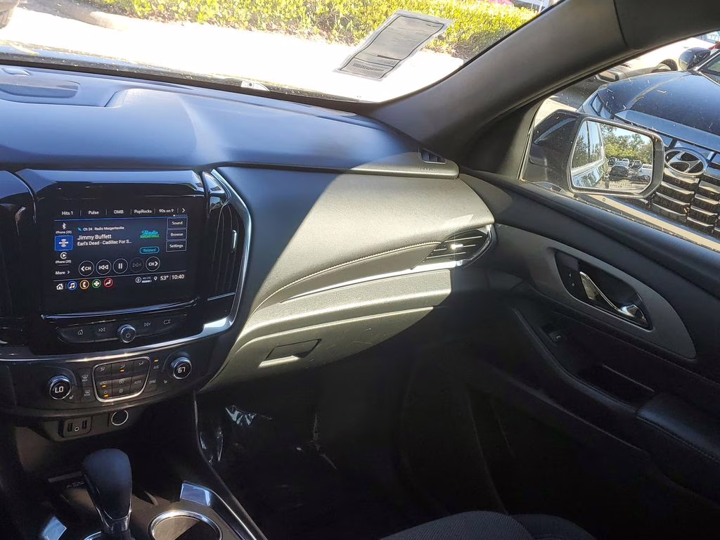 2023 Mosaic Black Metallic Chevrolet Traverse LT Cloth FWD SUV