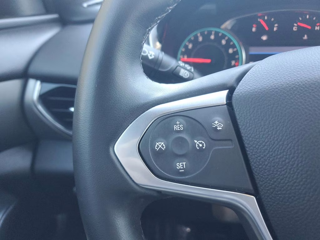 2023 Mosaic Black Metallic Chevrolet Traverse LT Cloth FWD SUV