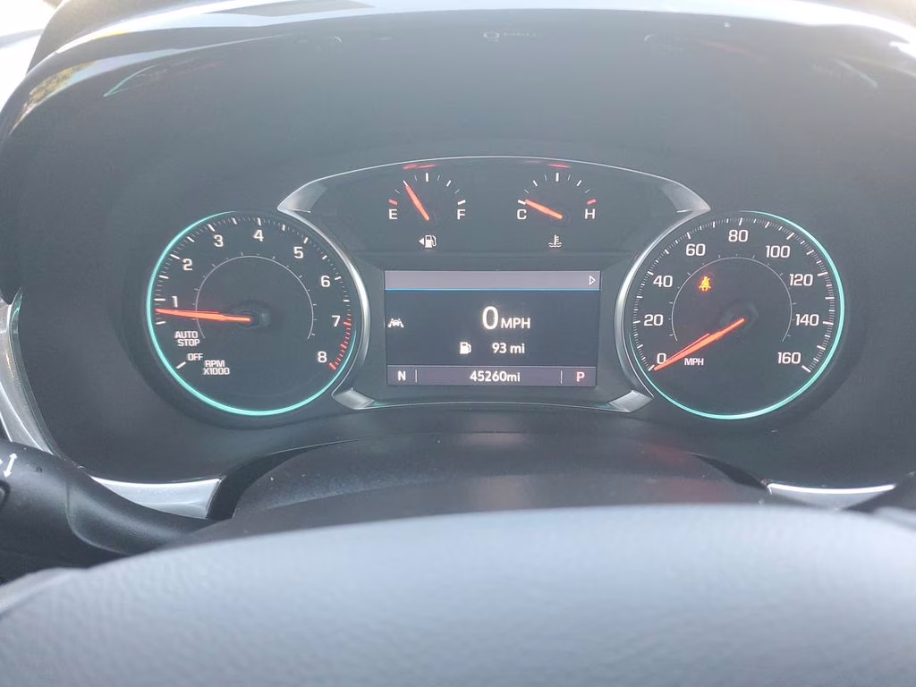 2023 Mosaic Black Metallic Chevrolet Traverse LT Cloth FWD SUV