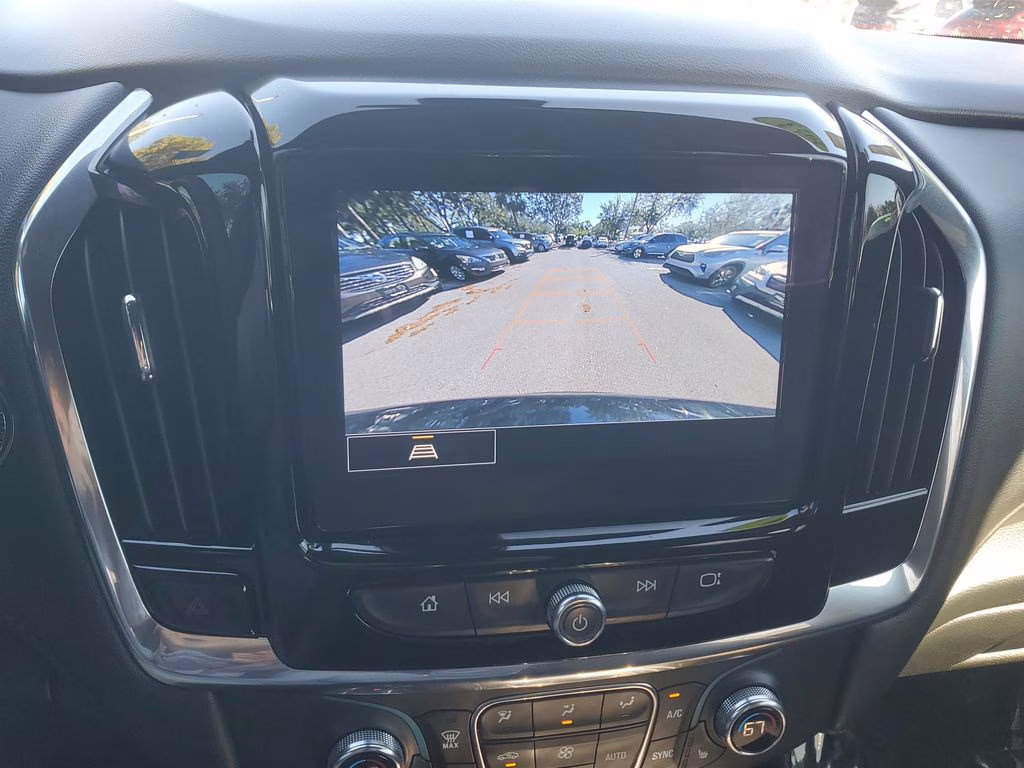 2023 Mosaic Black Metallic Chevrolet Traverse LT Cloth FWD SUV