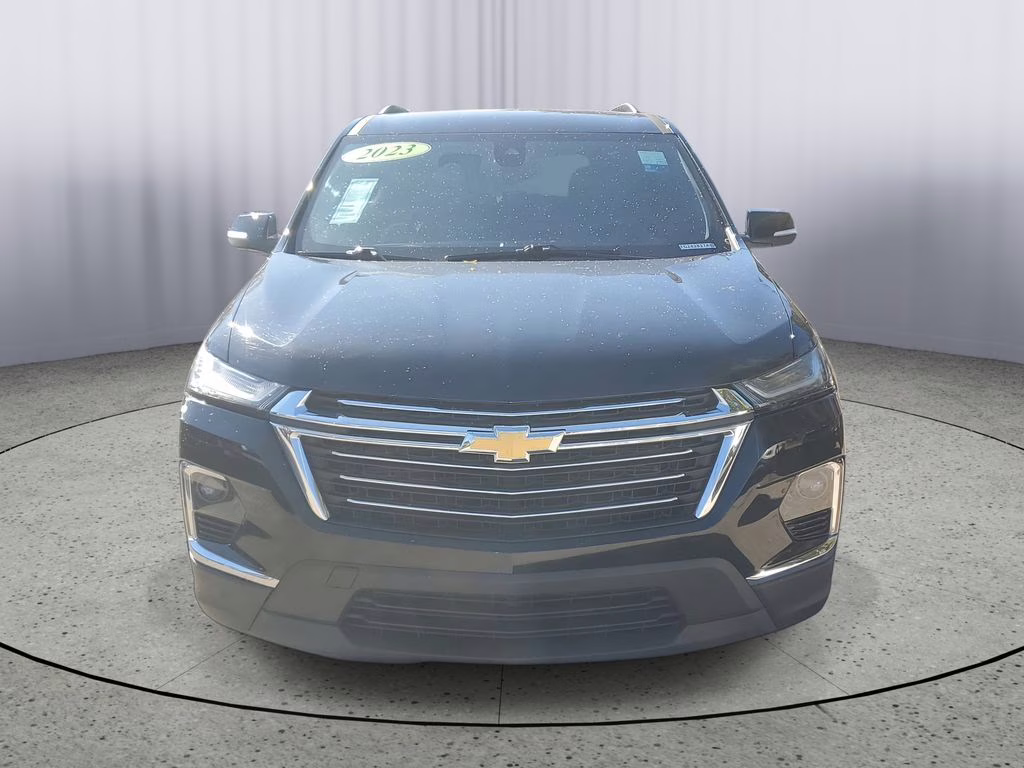 2023 Mosaic Black Metallic Chevrolet Traverse LT Cloth FWD SUV
