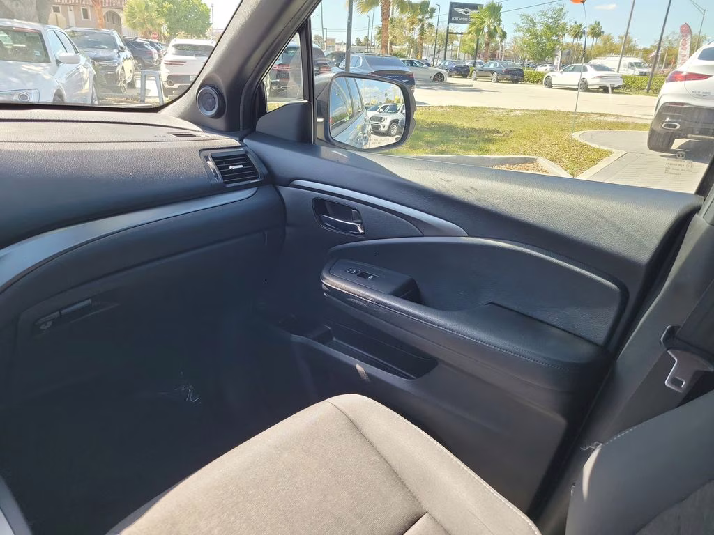 2019 Lunar Silver Metallic Honda Passport Sport FWD SUV