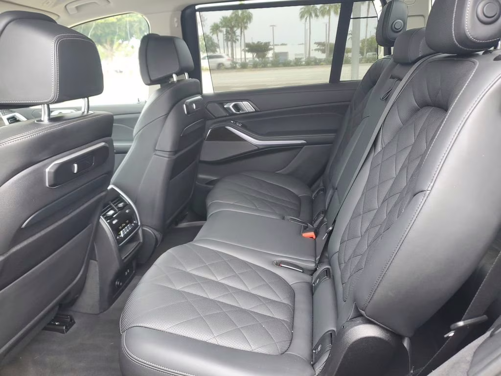 2024 Black Sapphire Metallic BMW X7 xDrive40i AWD SUV