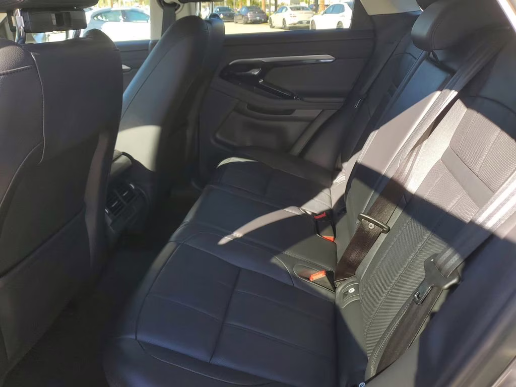 2023 Seoul Pearl Silver Metallic Land Rover Range Rover Evoque SE AWD SUV