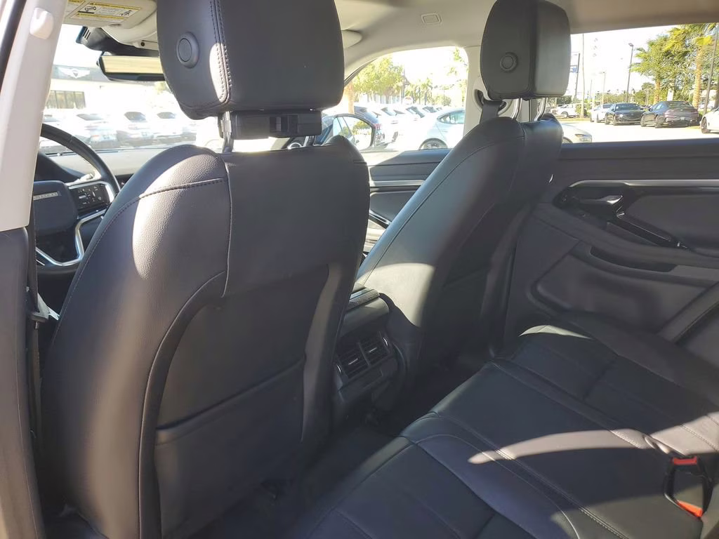 2023 Seoul Pearl Silver Metallic Land Rover Range Rover Evoque SE AWD SUV