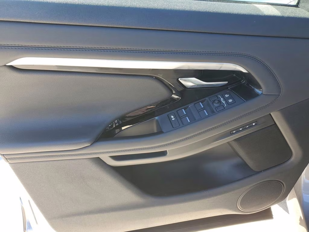 2023 Seoul Pearl Silver Metallic Land Rover Range Rover Evoque SE AWD SUV