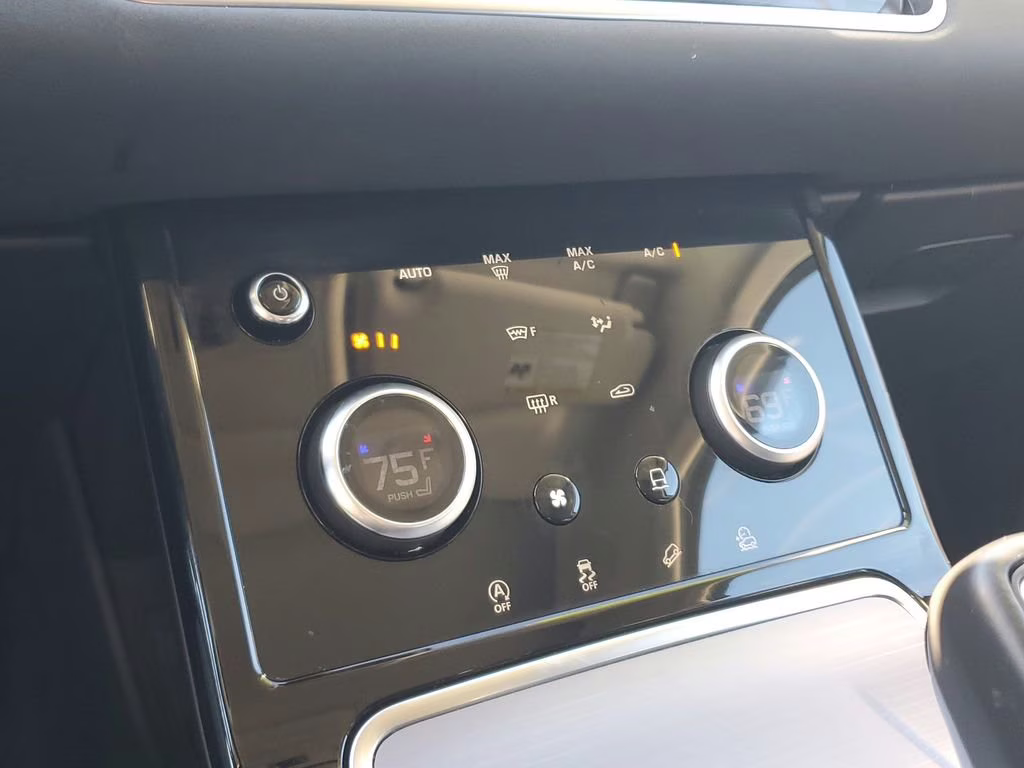 2023 Seoul Pearl Silver Metallic Land Rover Range Rover Evoque SE AWD SUV