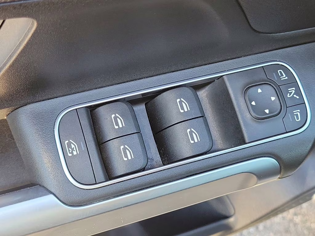 2022 Night Black Mercedes-Benz GLB 250 FWD SUV