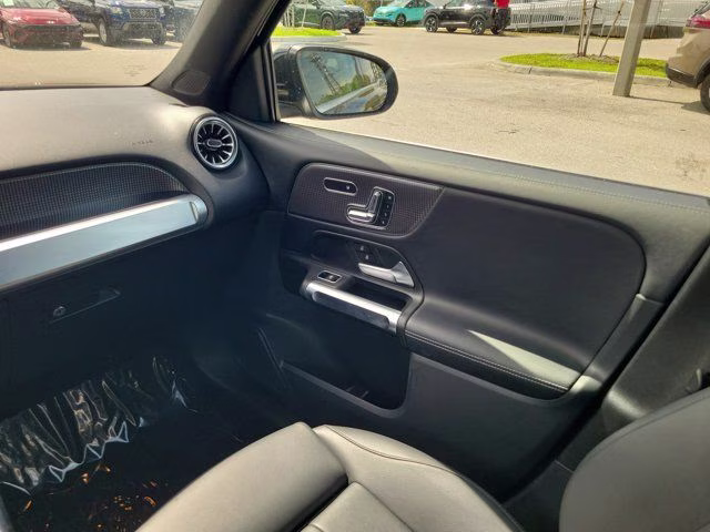 2022 Black Mercedes-Benz GLB GLB 250 FWD SUV