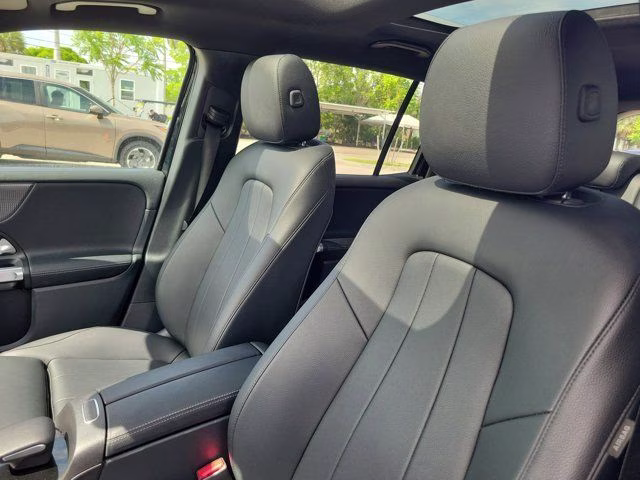 2022 Black Mercedes-Benz GLB GLB 250 FWD SUV