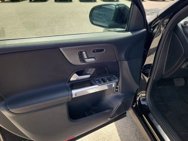 2022 Black Mercedes-Benz GLB GLB 250 FWD SUV