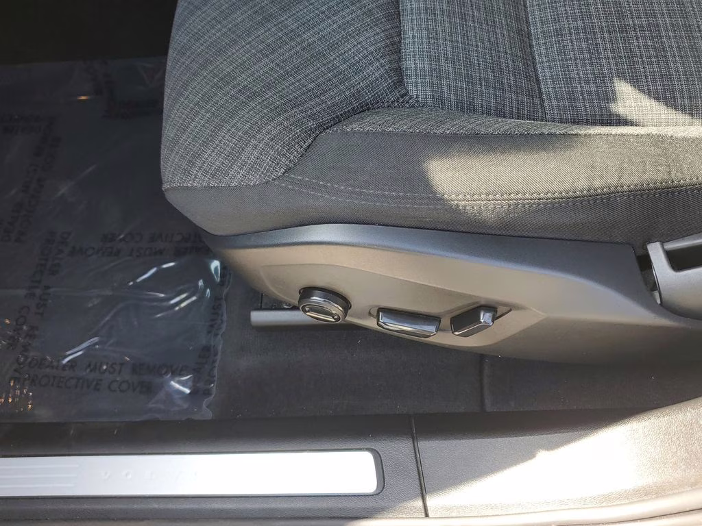 2024 Bright Dusk Metallic Volvo XC60 Core Dark Theme AWD SUV