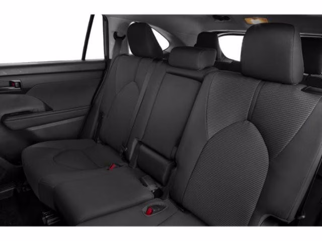 2022 Celestial Silver Metallic Toyota Highlander Hybrid XLE AWD SUV