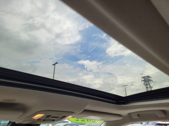 2022 Celestial Silver Metallic Toyota Highlander Hybrid XLE AWD SUV