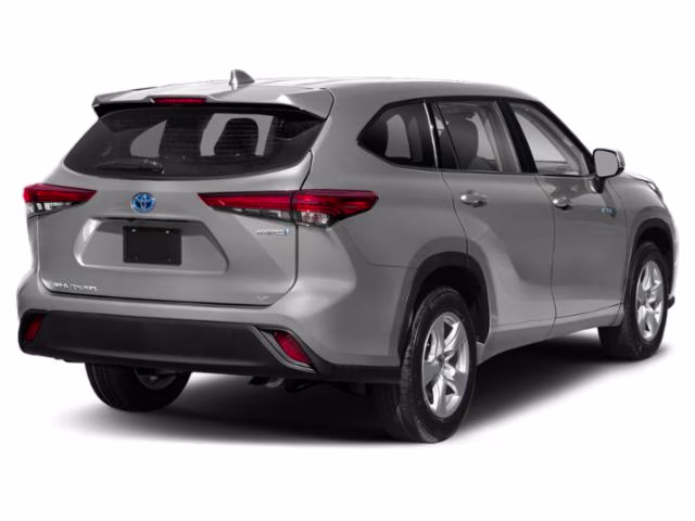 2022 Celestial Silver Metallic Toyota Highlander Hybrid XLE AWD SUV