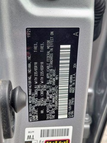 2022 Celestial Silver Metallic Toyota Highlander Hybrid XLE AWD SUV