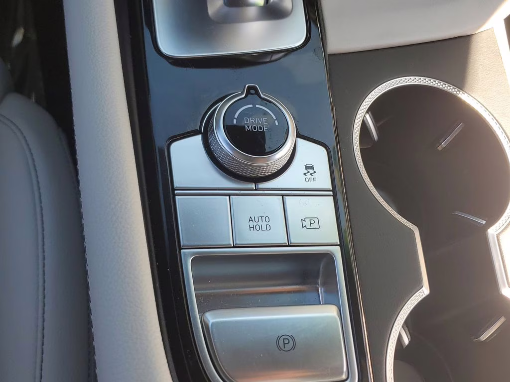 2025 Savile Silver Genesis G70 2.5T Certified AWD Sedan