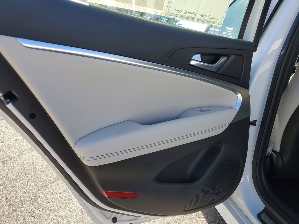 2025 Uyuni White Genesis G70 2.5T Certified RWD Sedan