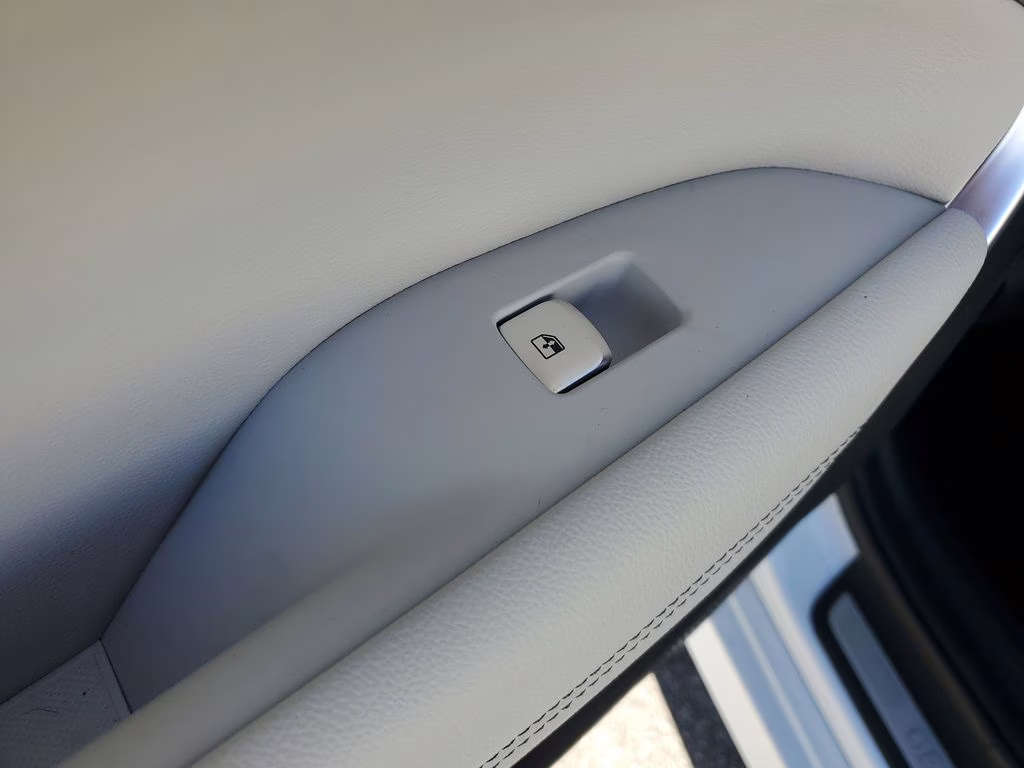 2025 Uyuni White Genesis G70 2.5T Certified RWD Sedan