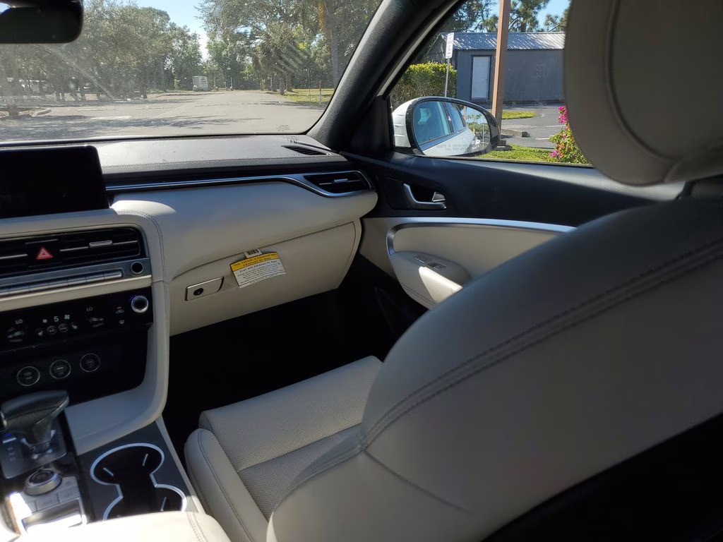 2025 Uyuni White Genesis G70 2.5T Certified RWD Sedan