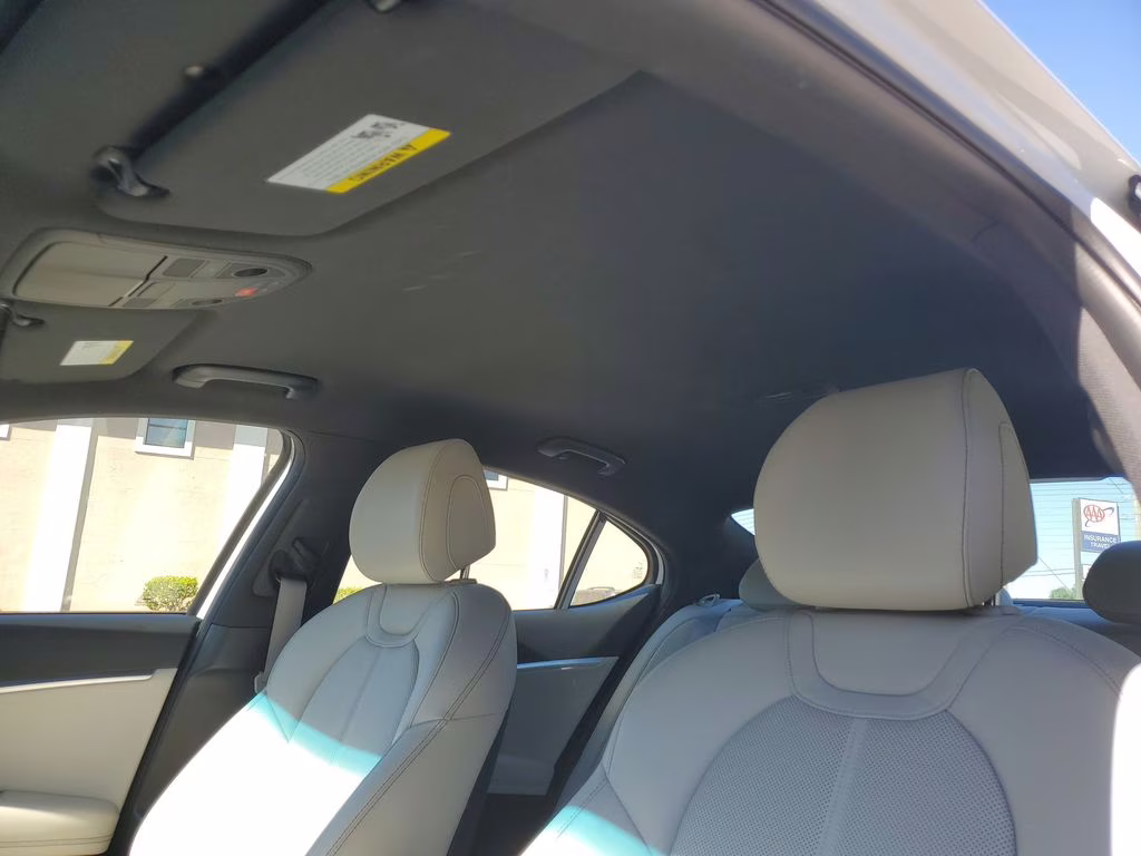 2025 Uyuni White Genesis G70 2.5T Certified RWD Sedan