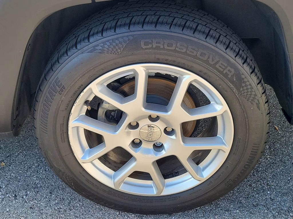 2021 Glacier Metallic Clearcoat Jeep Renegade Latitude FWD SUV