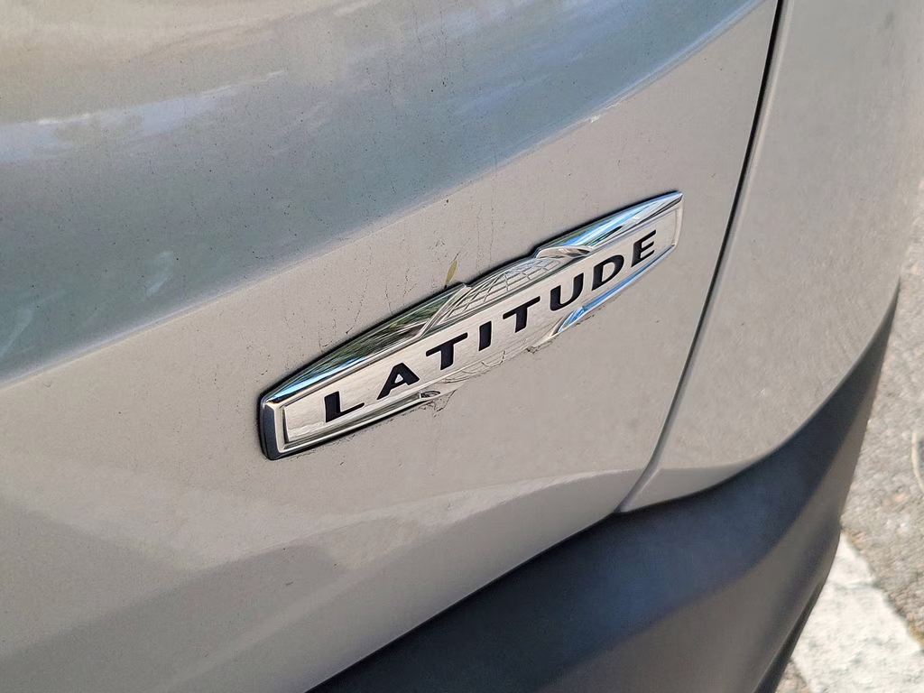 2021 Glacier Metallic Clearcoat Jeep Renegade Latitude FWD SUV