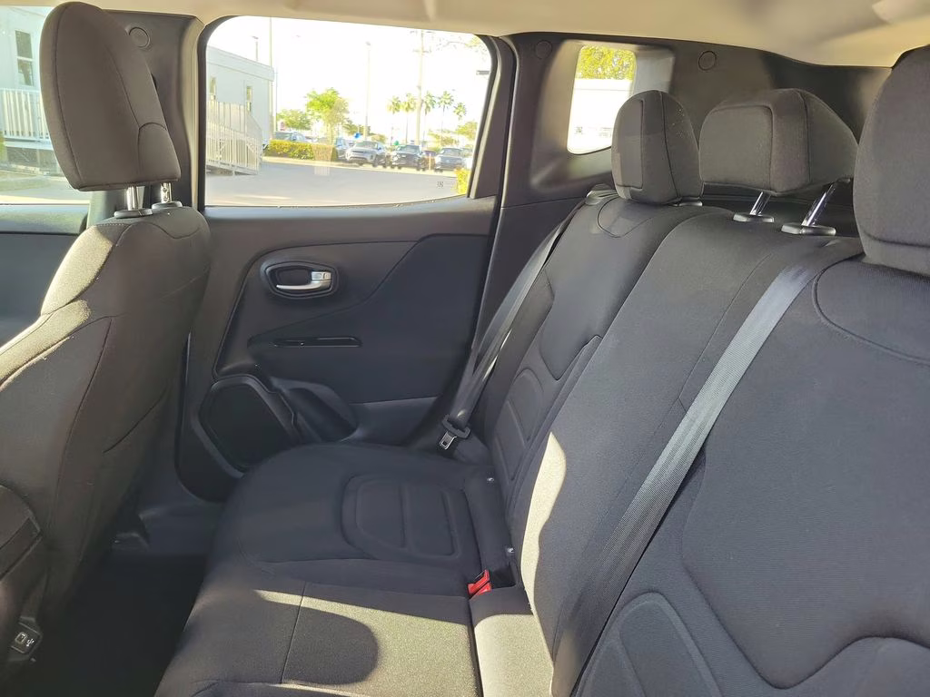 2021 Glacier Metallic Clearcoat Jeep Renegade Latitude FWD SUV