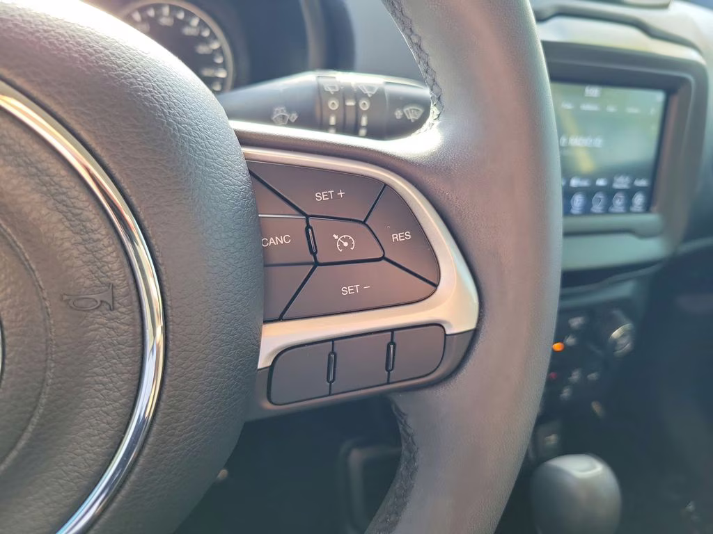 2021 Glacier Metallic Clearcoat Jeep Renegade Latitude FWD SUV