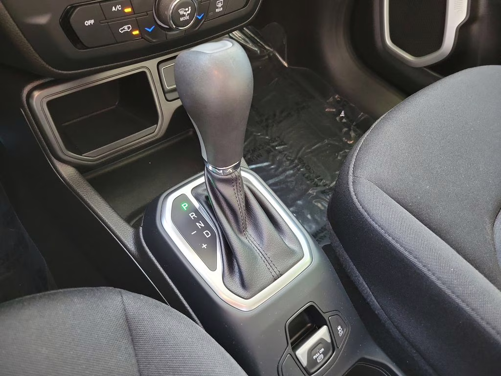 2021 Glacier Metallic Clearcoat Jeep Renegade Latitude FWD SUV