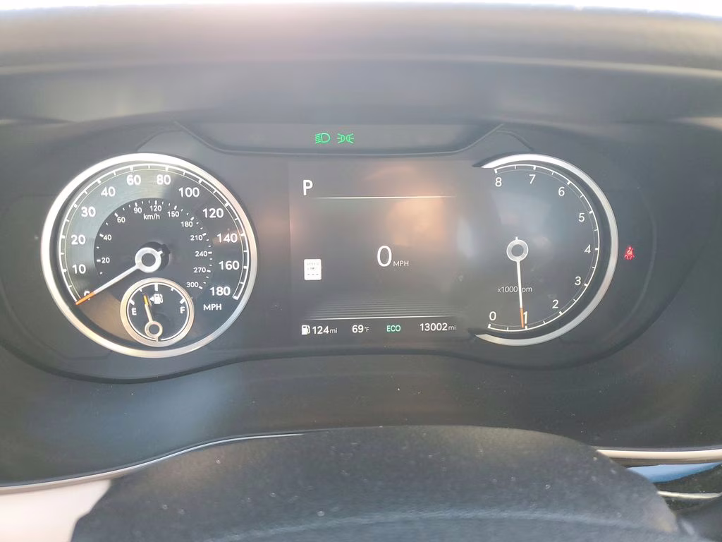 2025 Uyuni White Genesis G70 2.5T Certified RWD Sedan