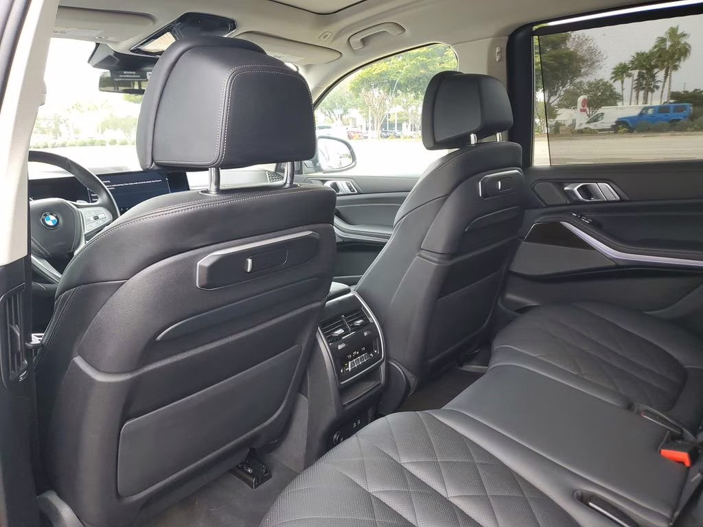 2024 Black Sapphire Metallic BMW X7 xDrive40i AWD SUV