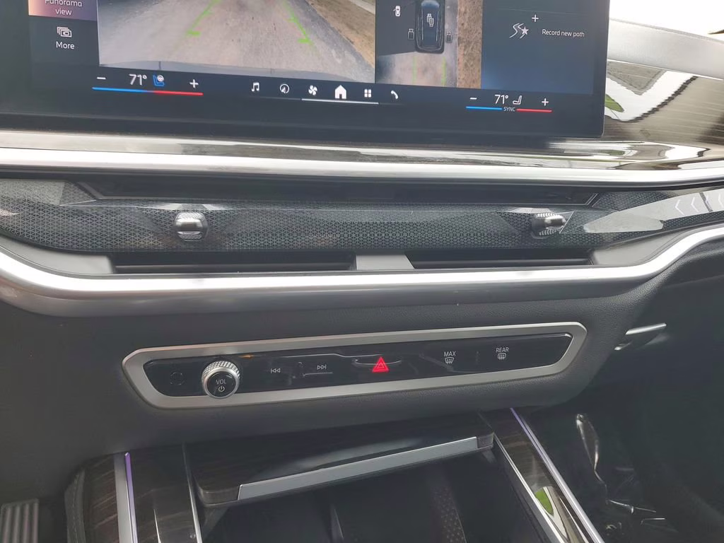 2024 Black Sapphire Metallic BMW X7 xDrive40i AWD SUV