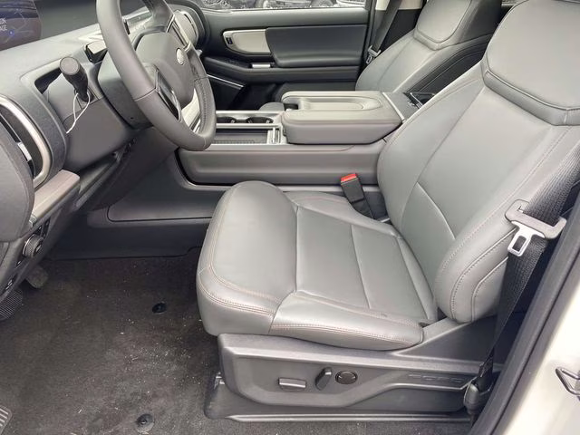 2025 Star White Metallic Tri-Coat Ford Expedition Active 4X4 SUV